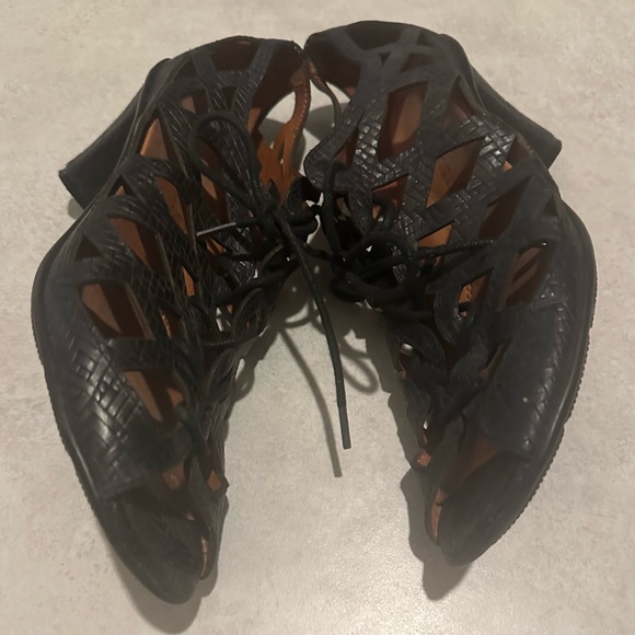 GENTLE SOULS GLADIATOR SANDAL - Picture 3 of 4